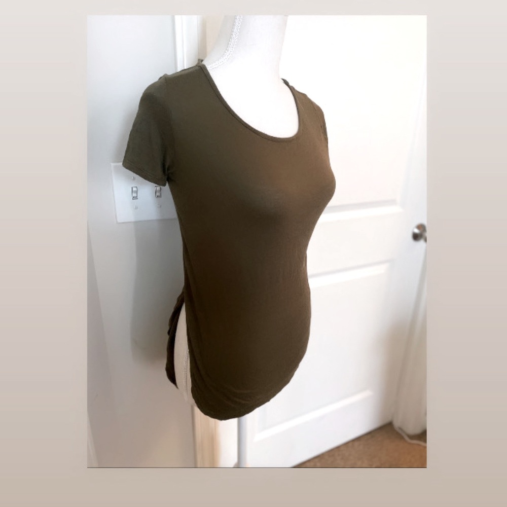 Green blouse w/slit on the side